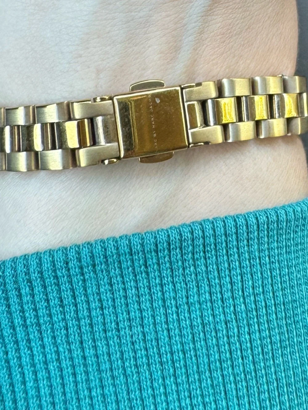 Marc by Marc Jacobs MBM3204 Henry Dinky Blue Dial Stainless Gold Tone Watch